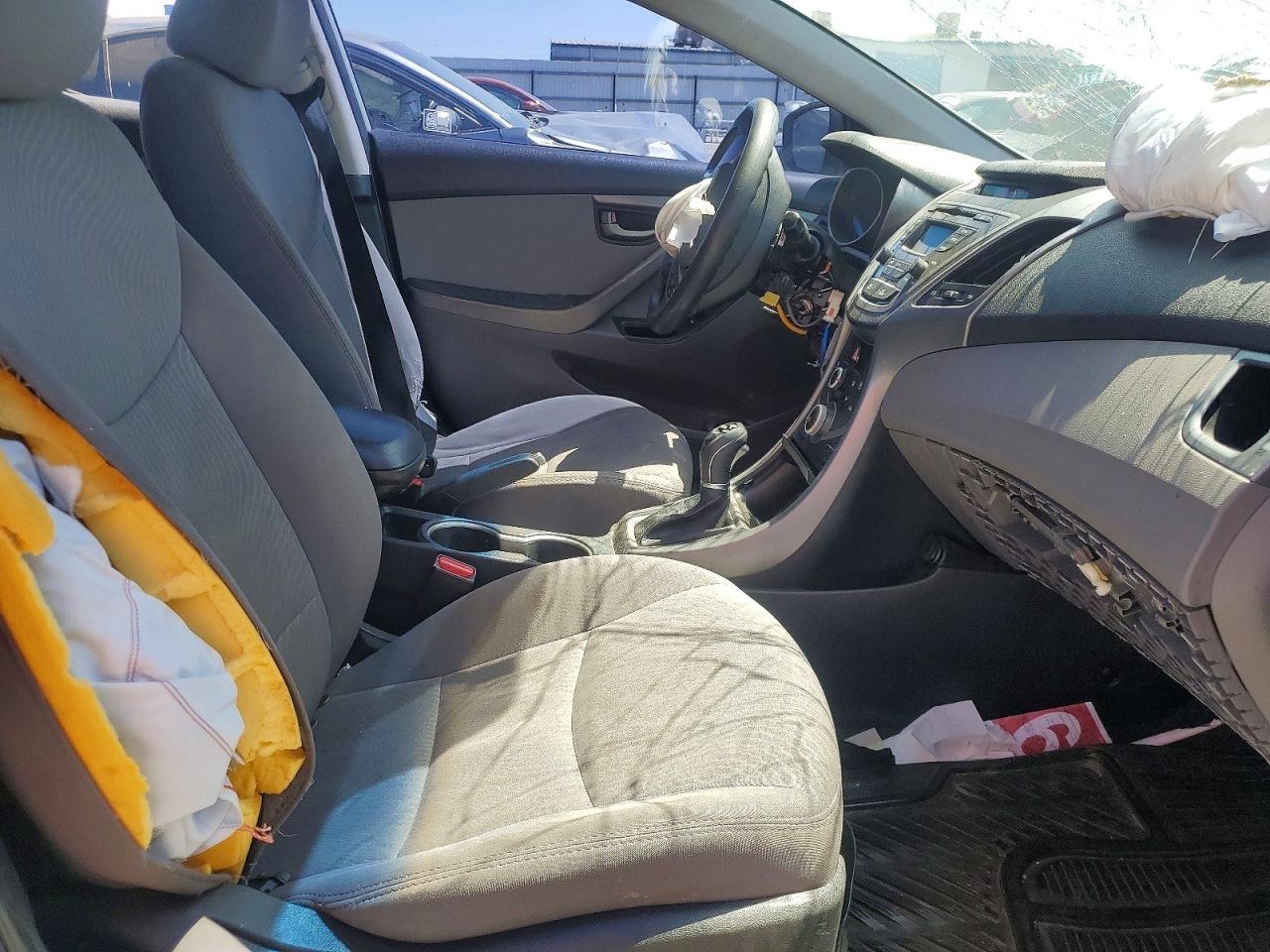 2016 HYUNDAI ELANTRA