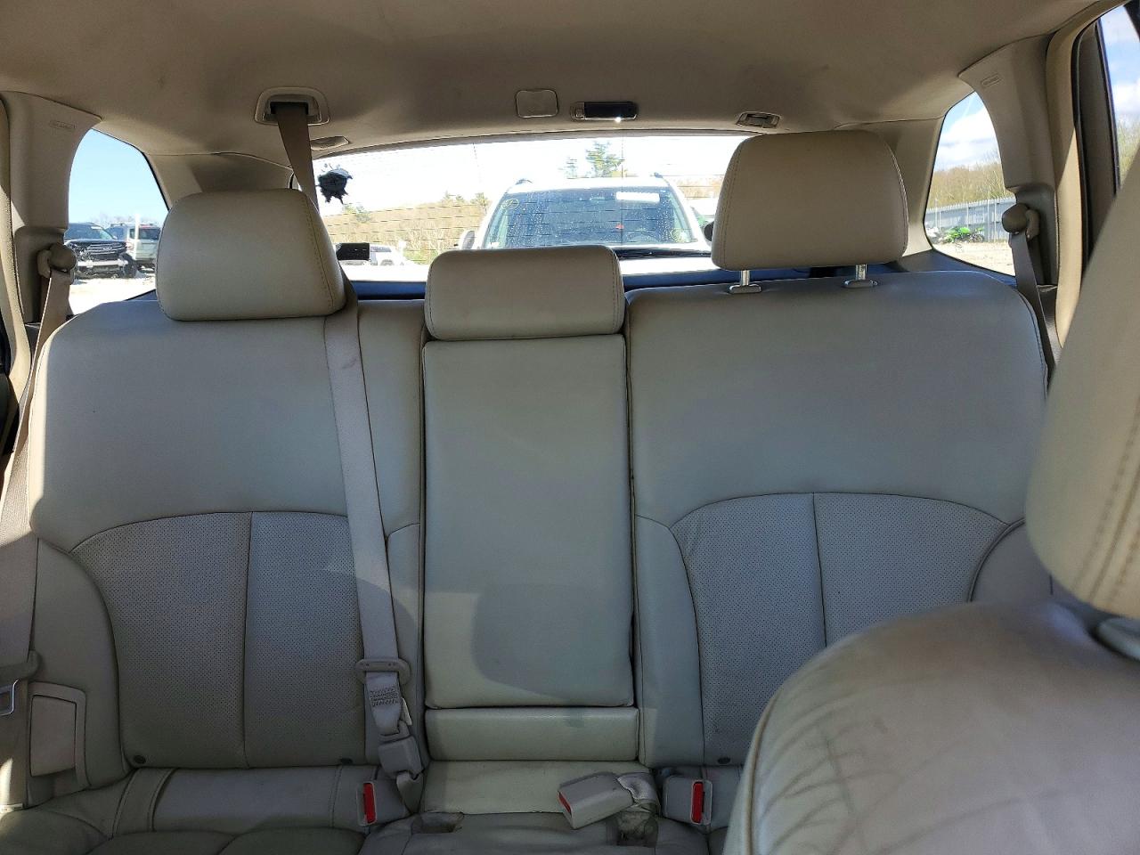 2011 SUBARU OUTBACK