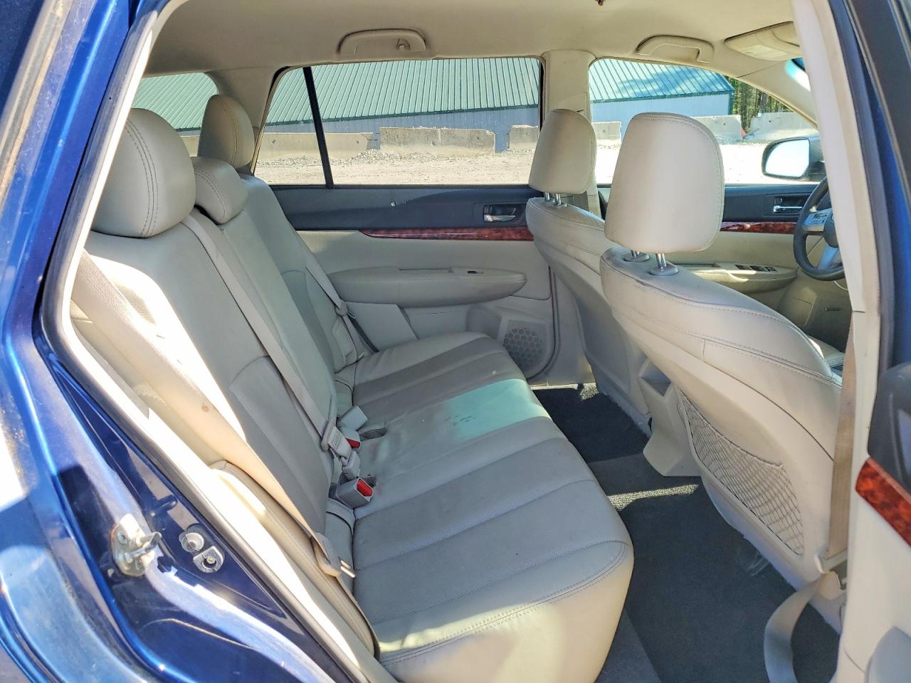 2011 SUBARU OUTBACK