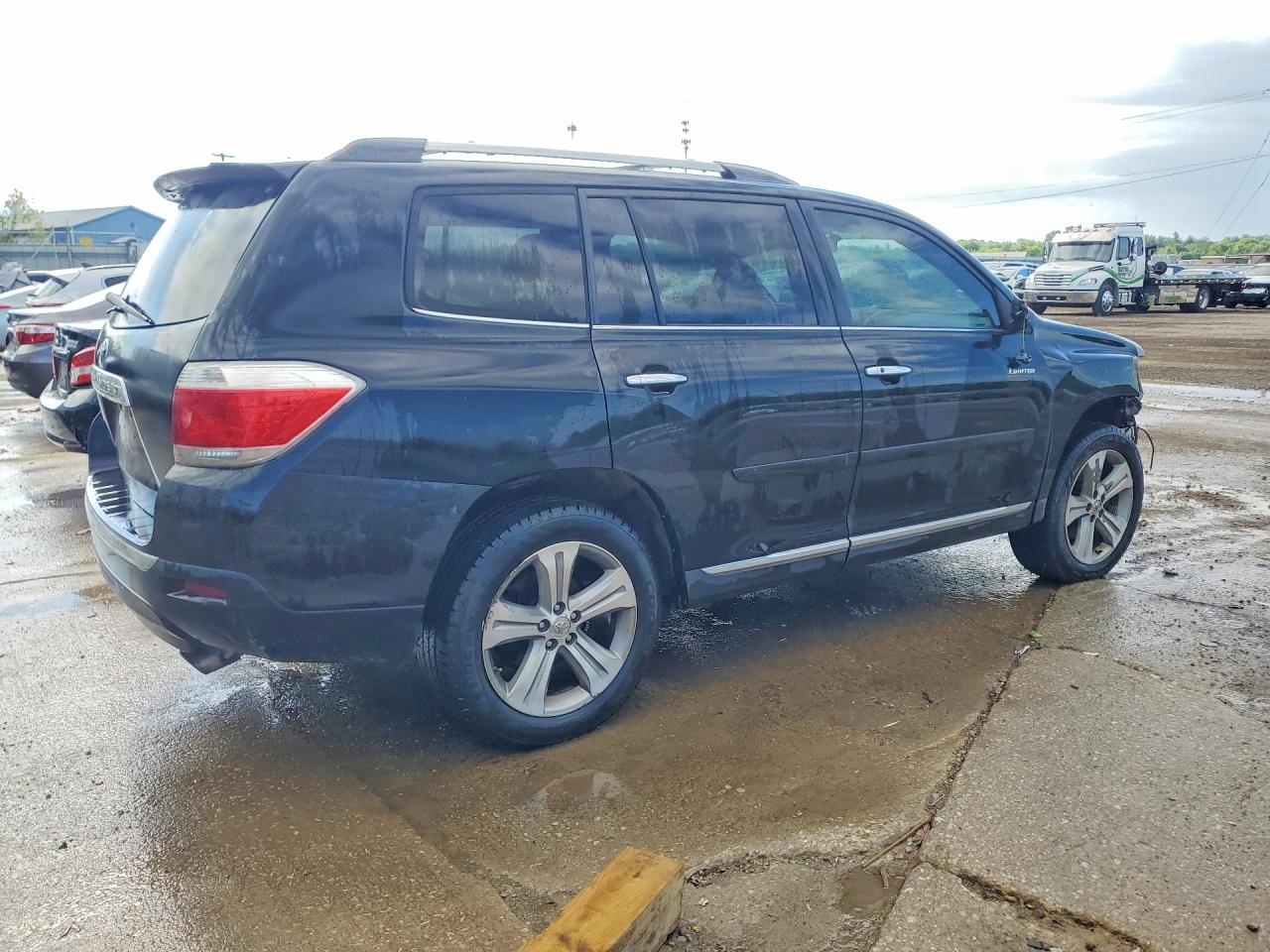 2013 TOYOTA HIGHLANDER
