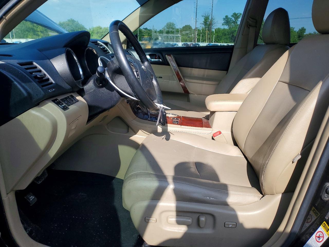2013 TOYOTA HIGHLANDER