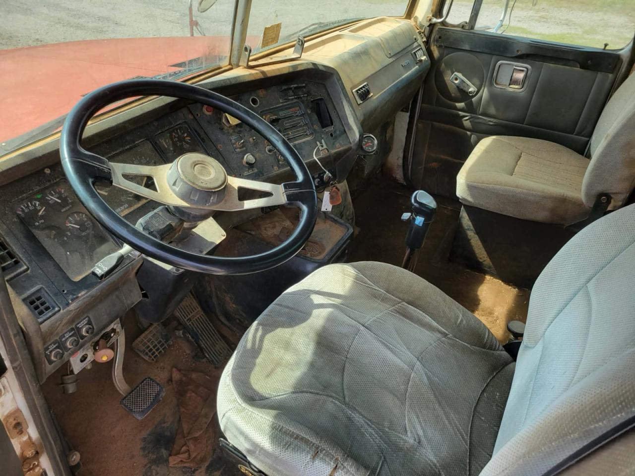 1999 VOLVO CONVENTION