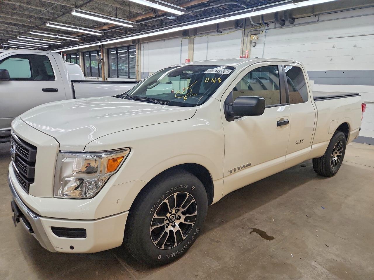 2022 NISSAN TITAN