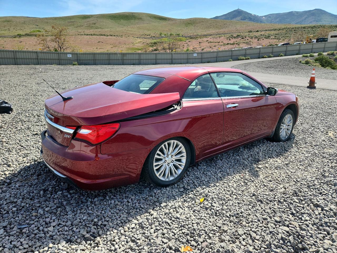 2011 CHRYSLER 200