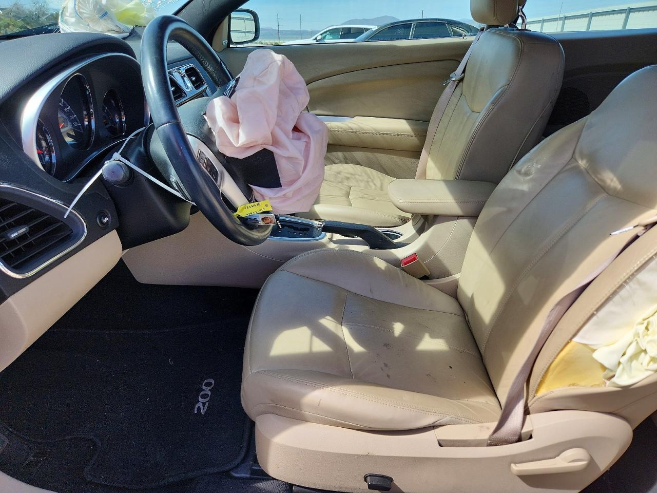 2011 CHRYSLER 200