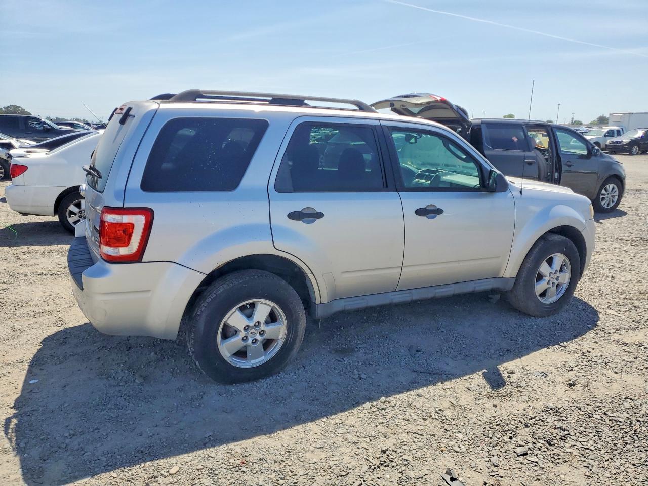 2010 FORD ESCAPE