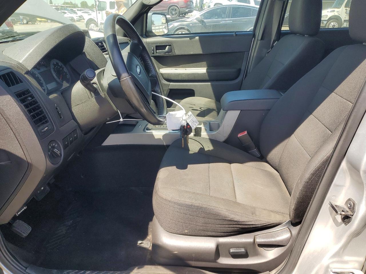2010 FORD ESCAPE