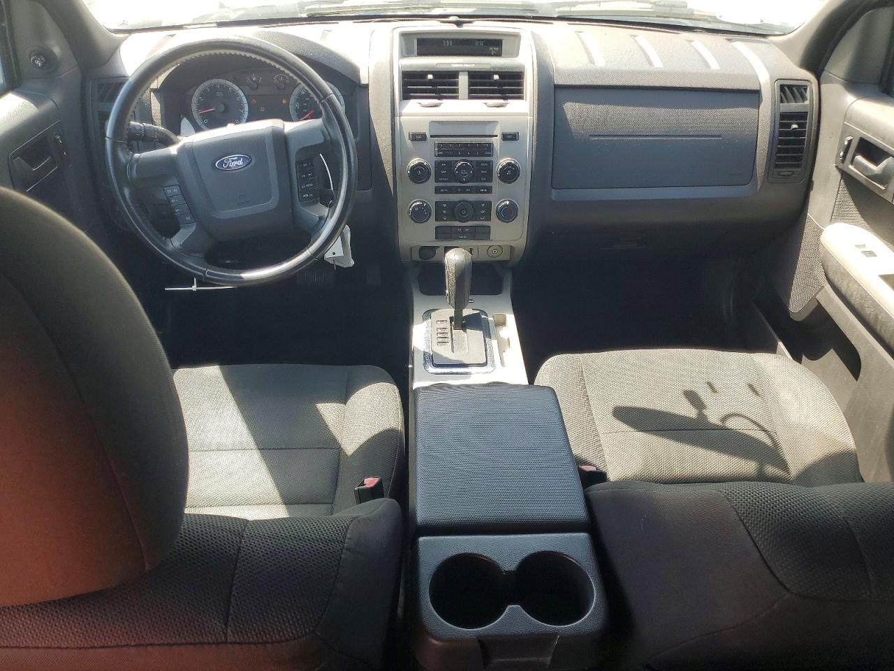 2010 FORD ESCAPE