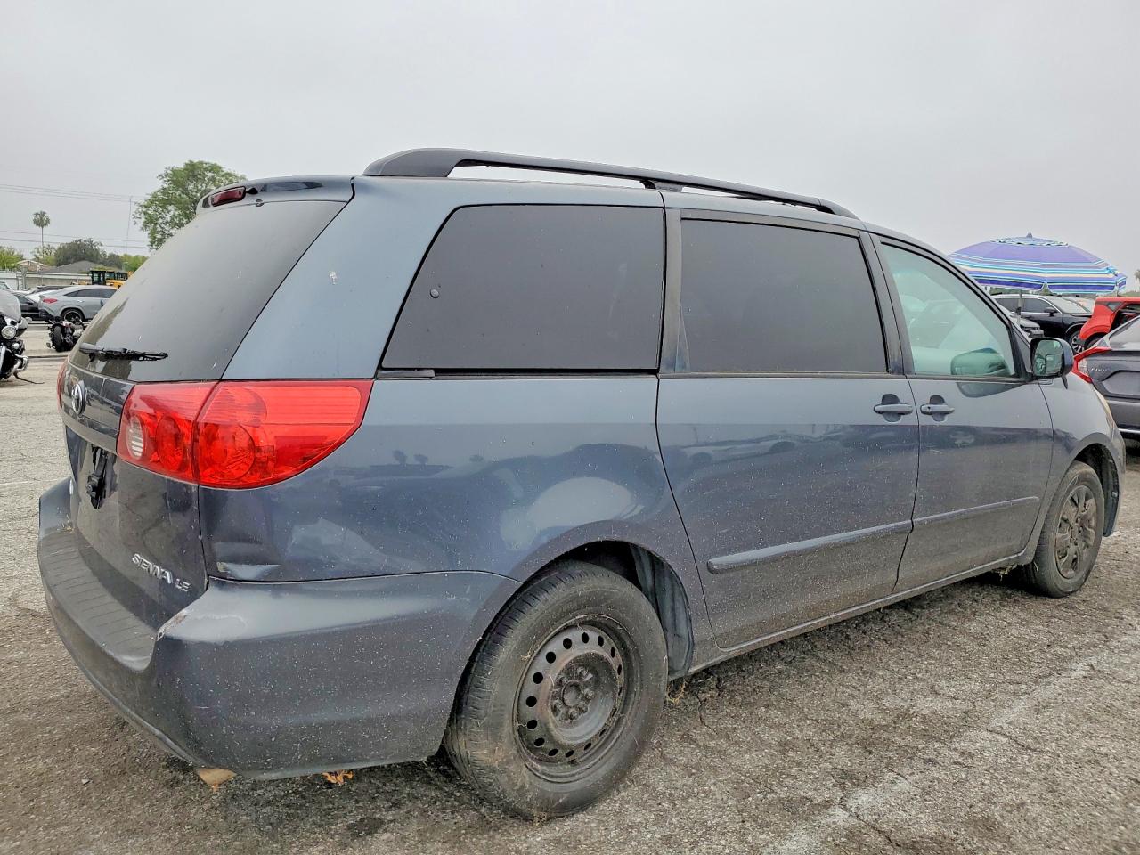 2009 TOYOTA SIENNA