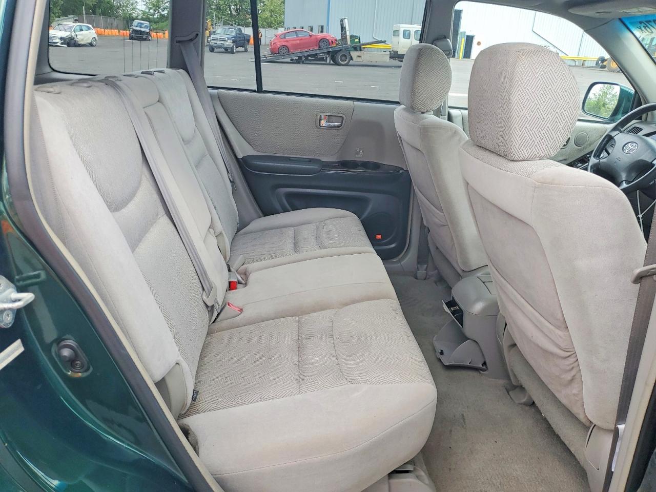 2002 TOYOTA HIGHLANDER