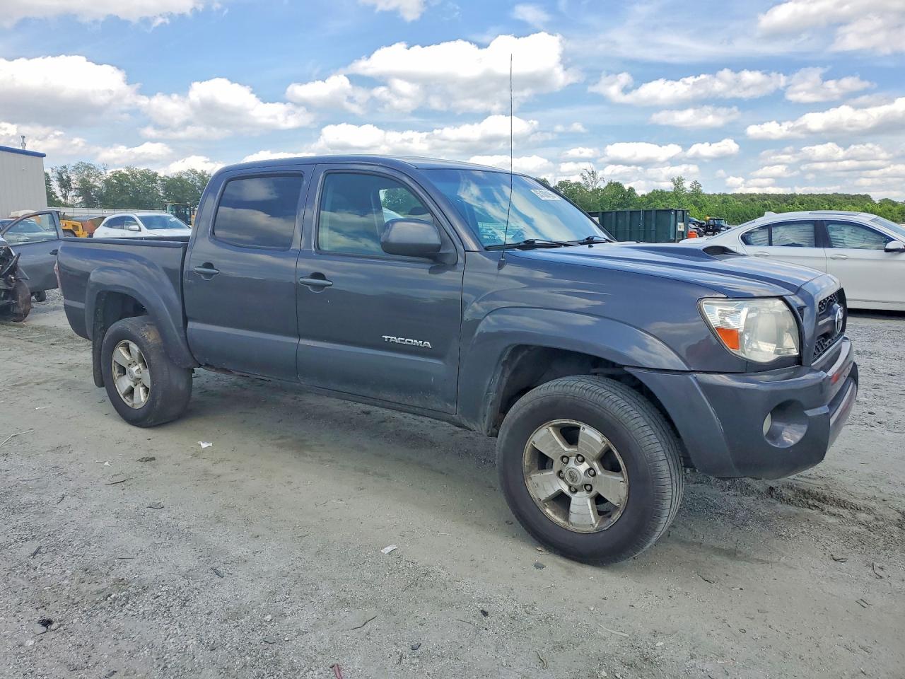 2011 TOYOTA TACOMA