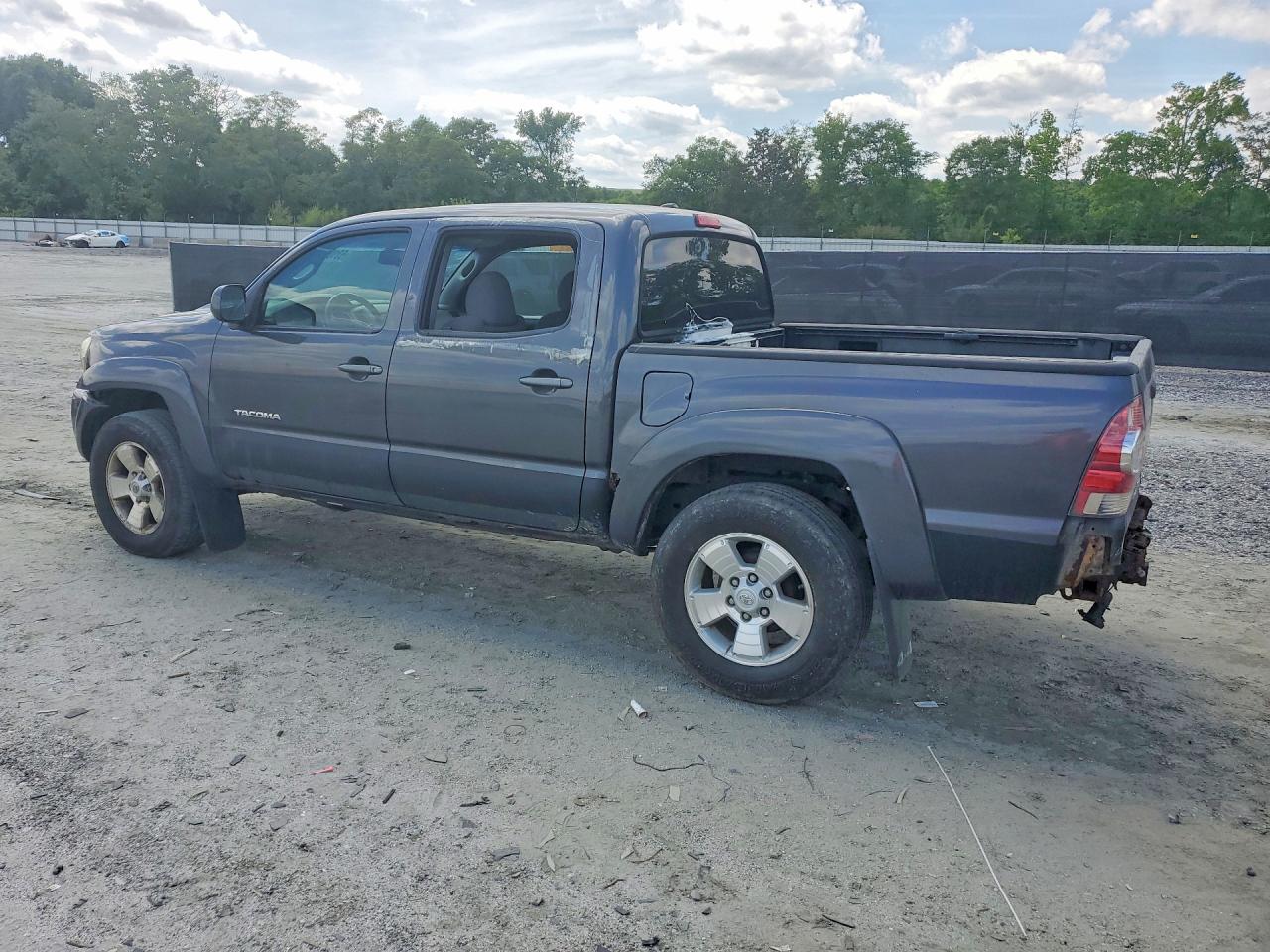 2011 TOYOTA TACOMA