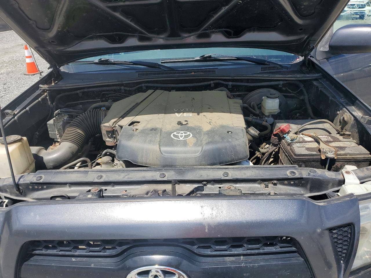 2011 TOYOTA TACOMA