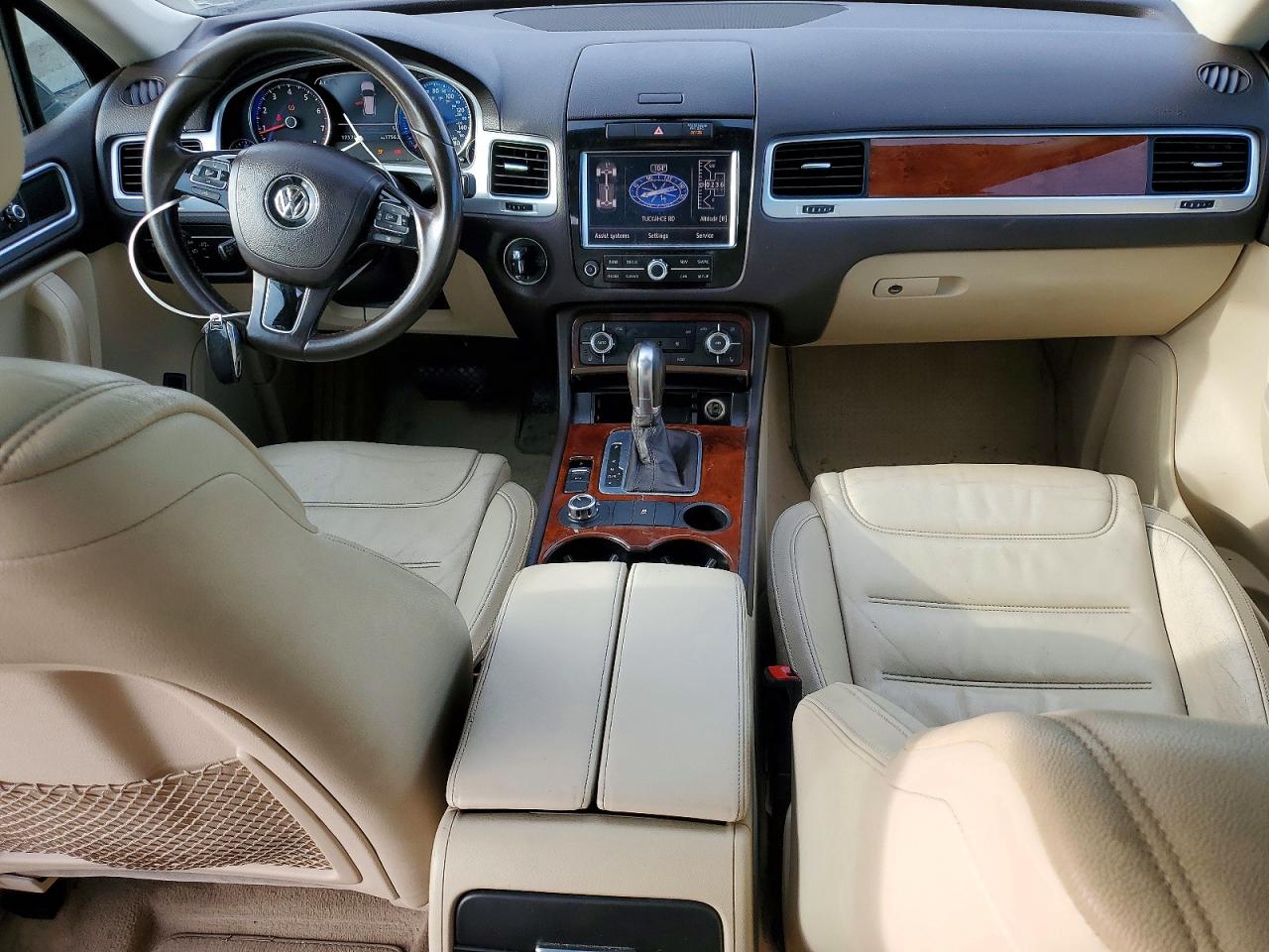 2013 VOLKSWAGEN TOUAREG