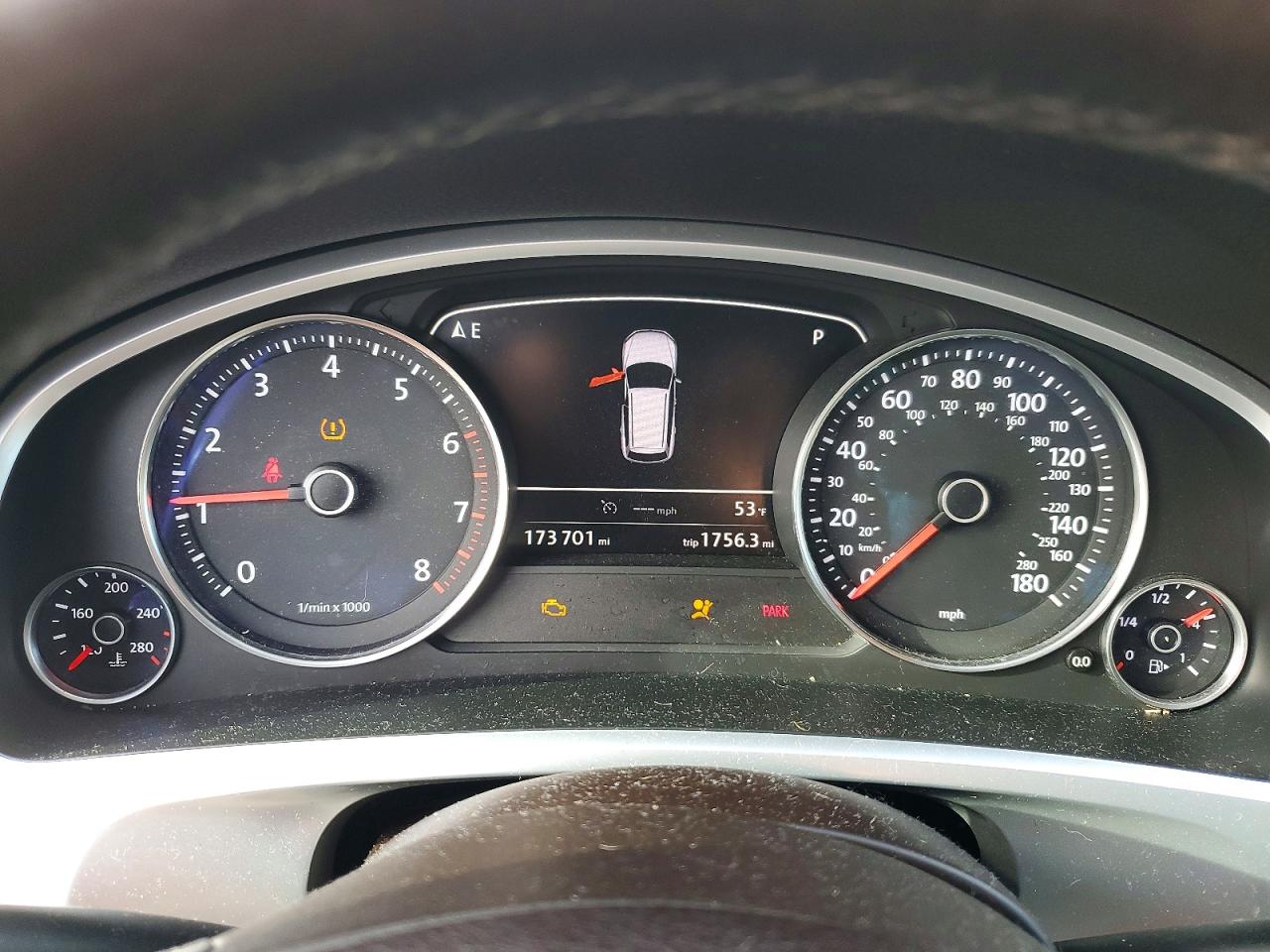 2013 VOLKSWAGEN TOUAREG