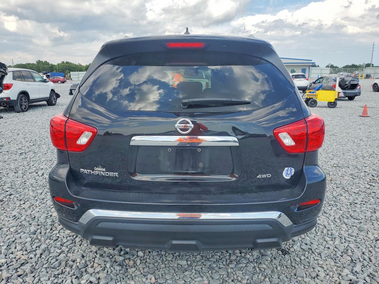 2017 NISSAN PATHFINDER