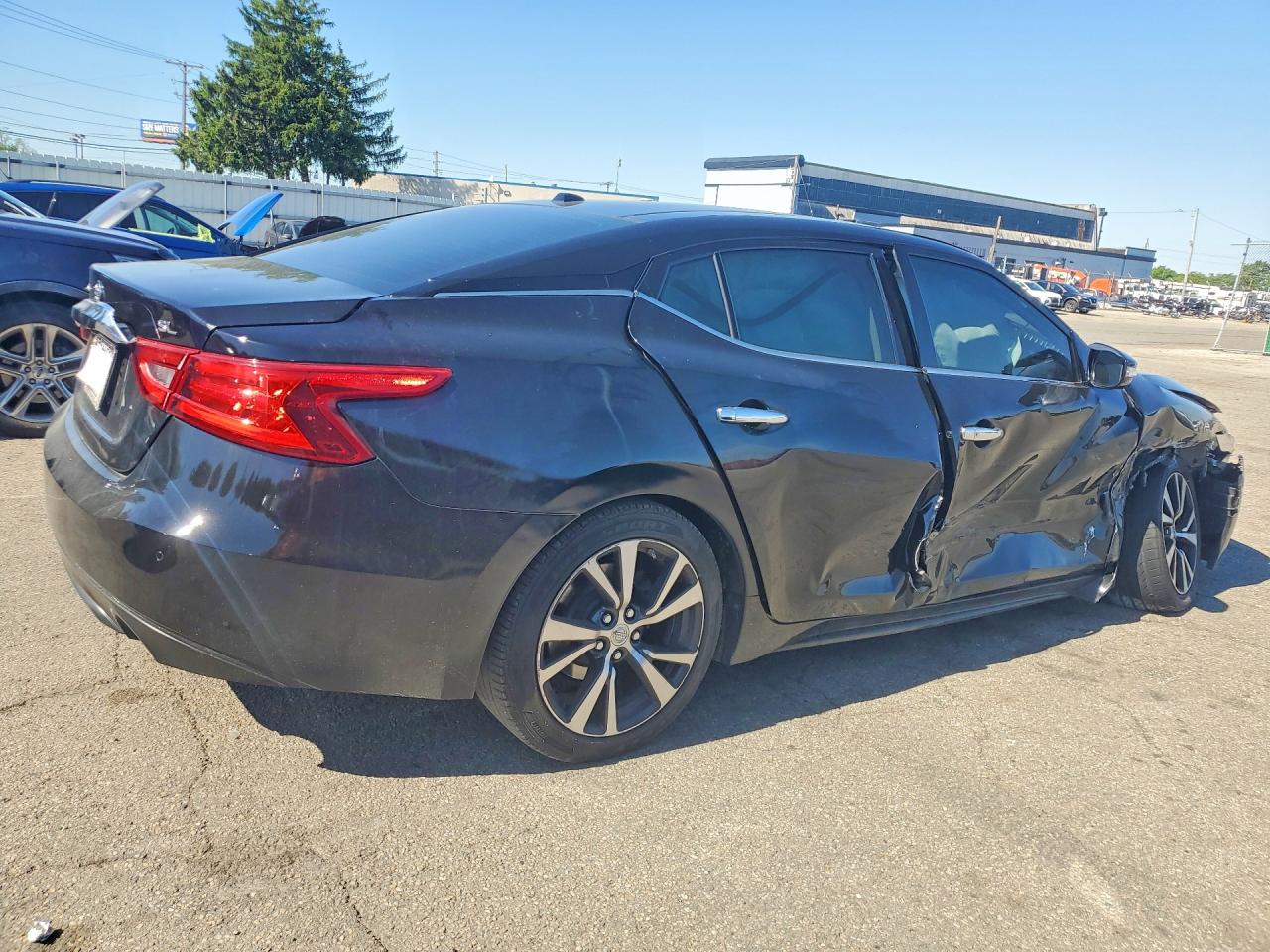 2017 NISSAN MAXIMA