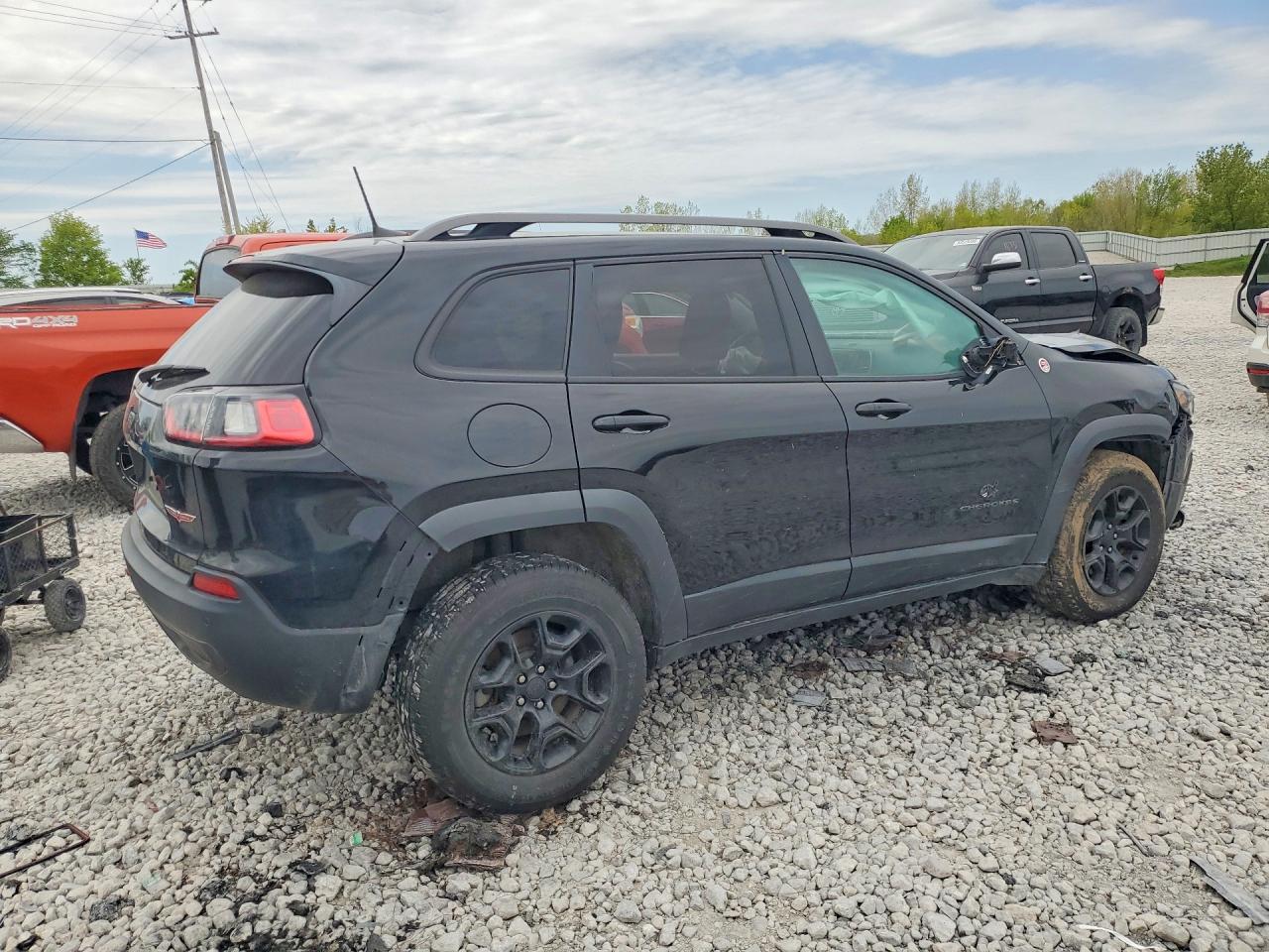 2019 JEEP CHEROKEE