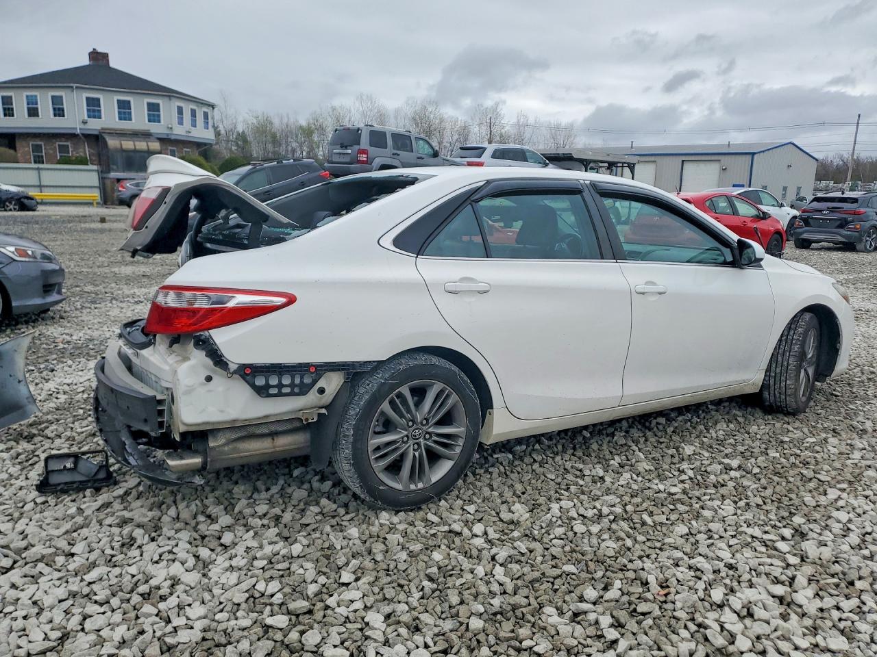 2016 TOYOTA CAMRY