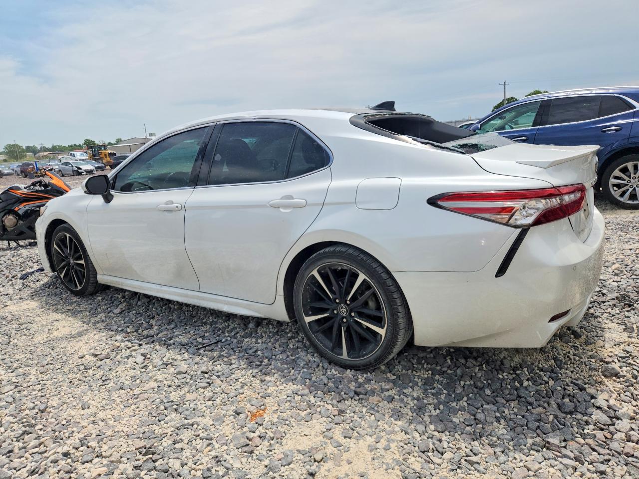 2018 TOYOTA CAMRY