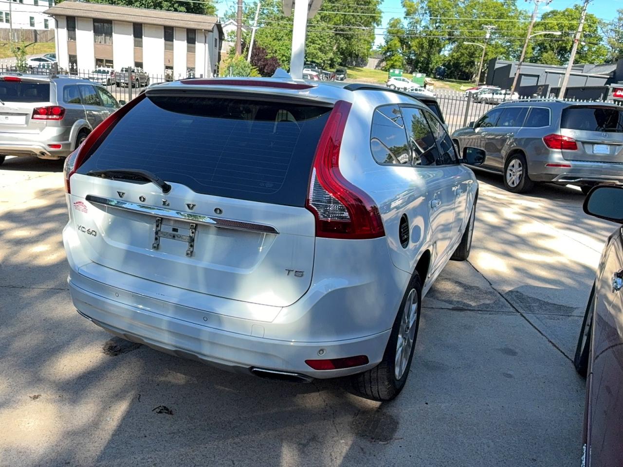 2016 VOLVO XC60