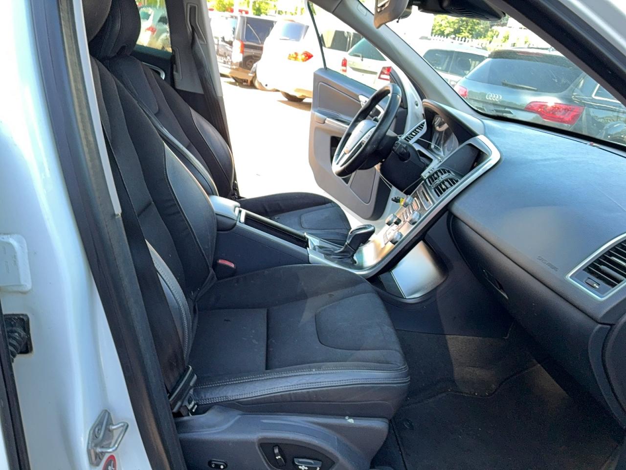 2016 VOLVO XC60