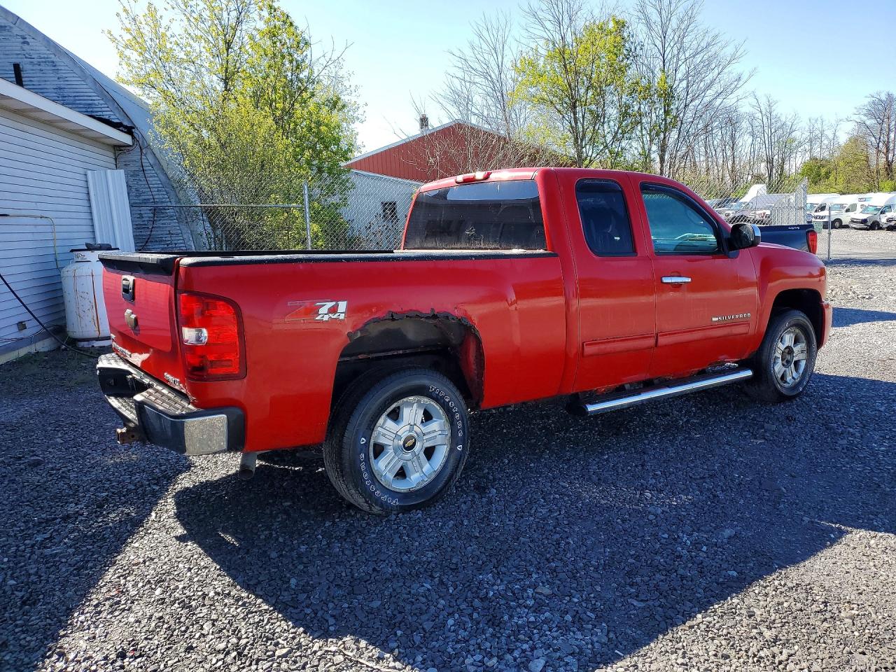 2011 CHEVROLET SILVERADO
