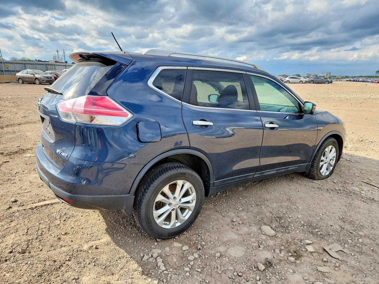 2015 NISSAN ROGUE