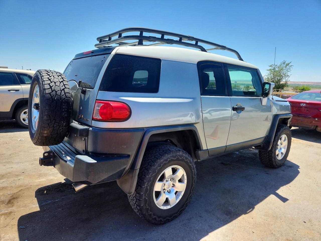 2010 TOYOTA FJ CRUISER