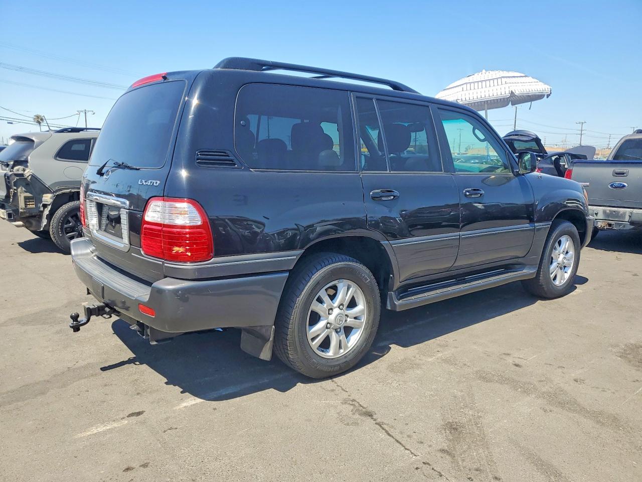 2004 LEXUS LX470