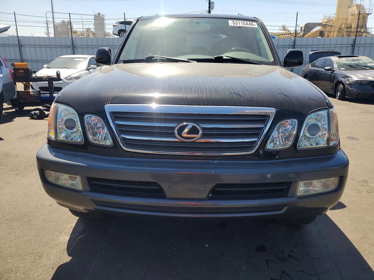 2004 LEXUS LX470