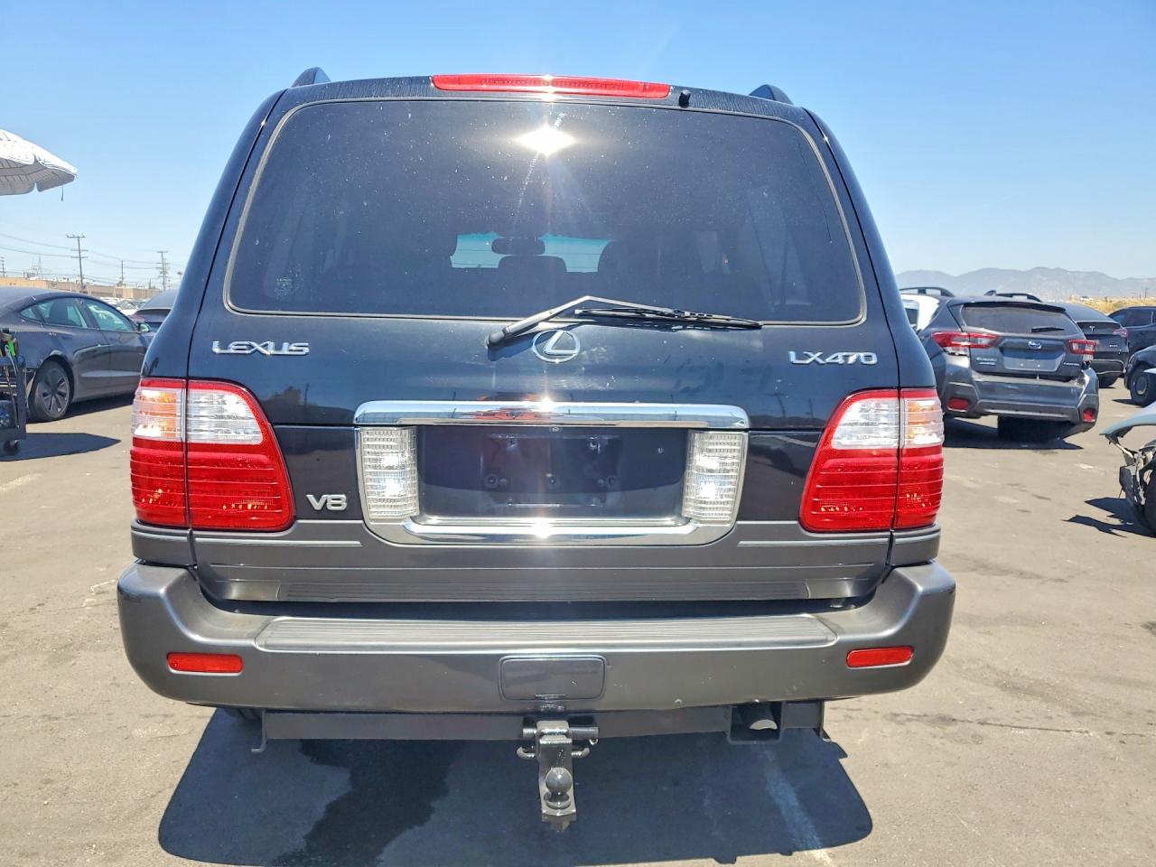 2004 LEXUS LX470
