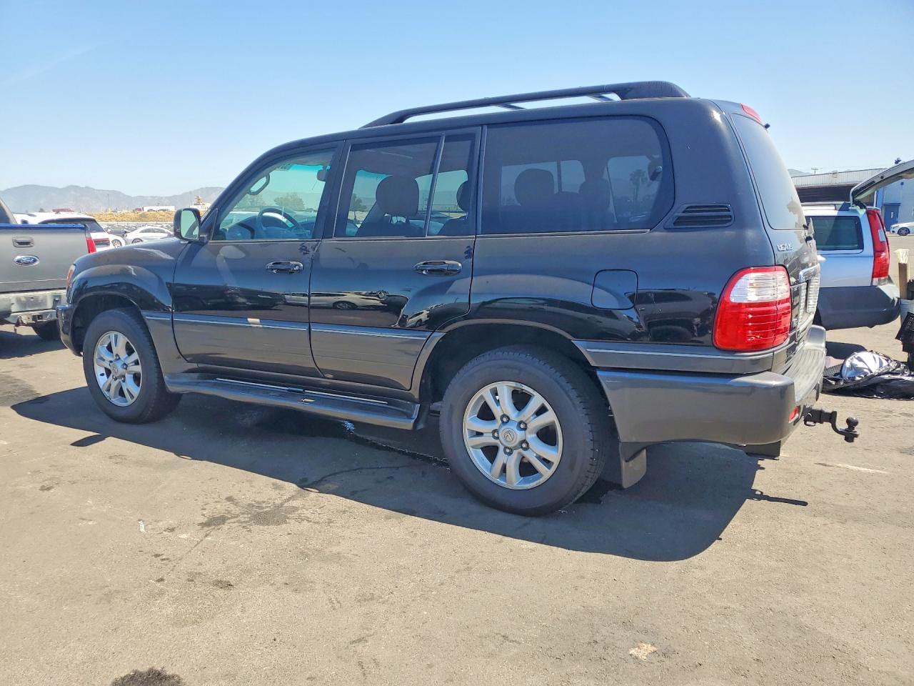 2004 LEXUS LX470