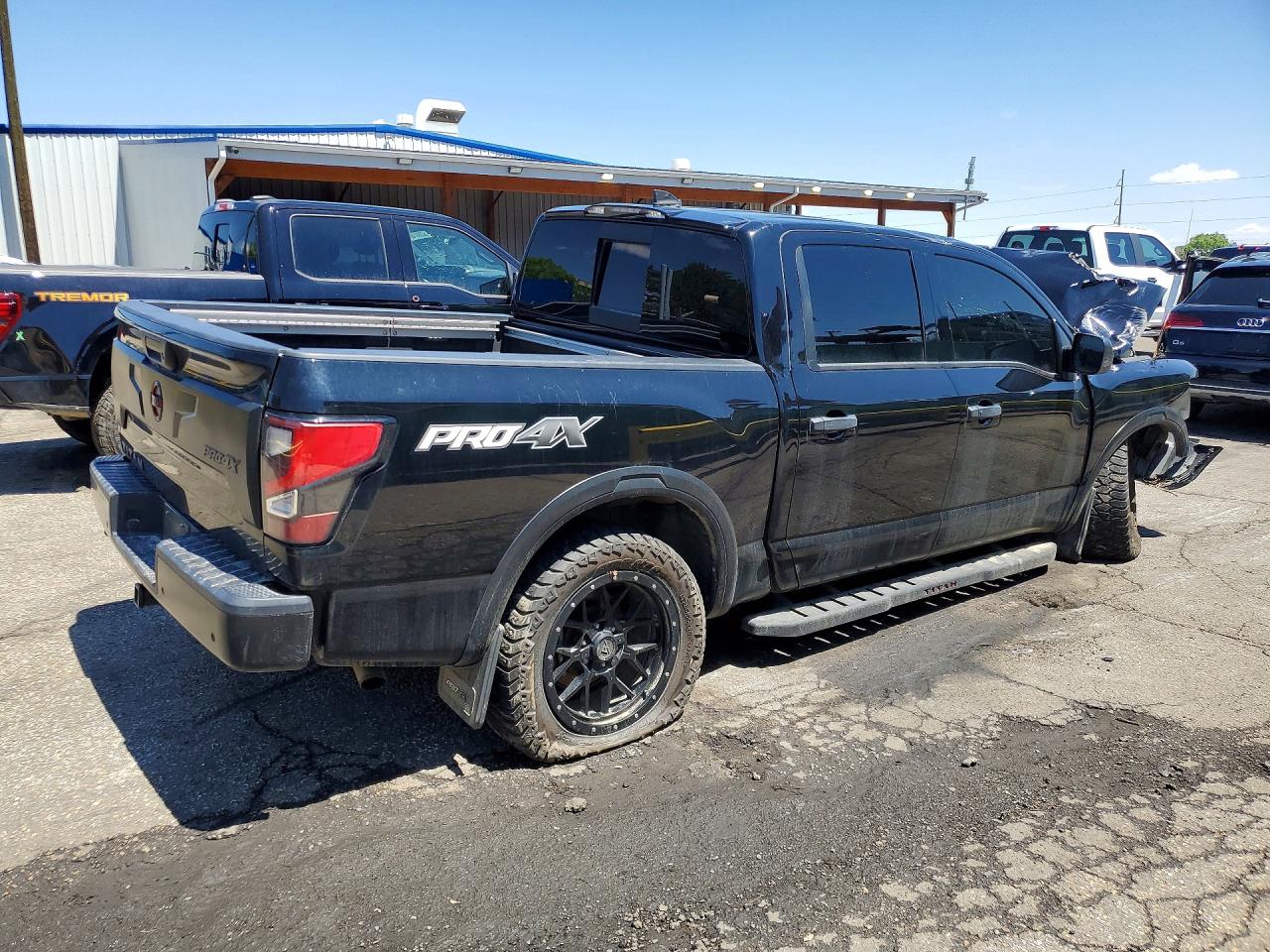2024 NISSAN TITAN