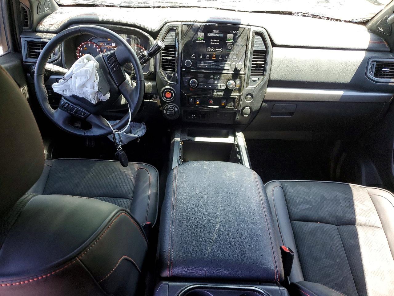 2024 NISSAN TITAN