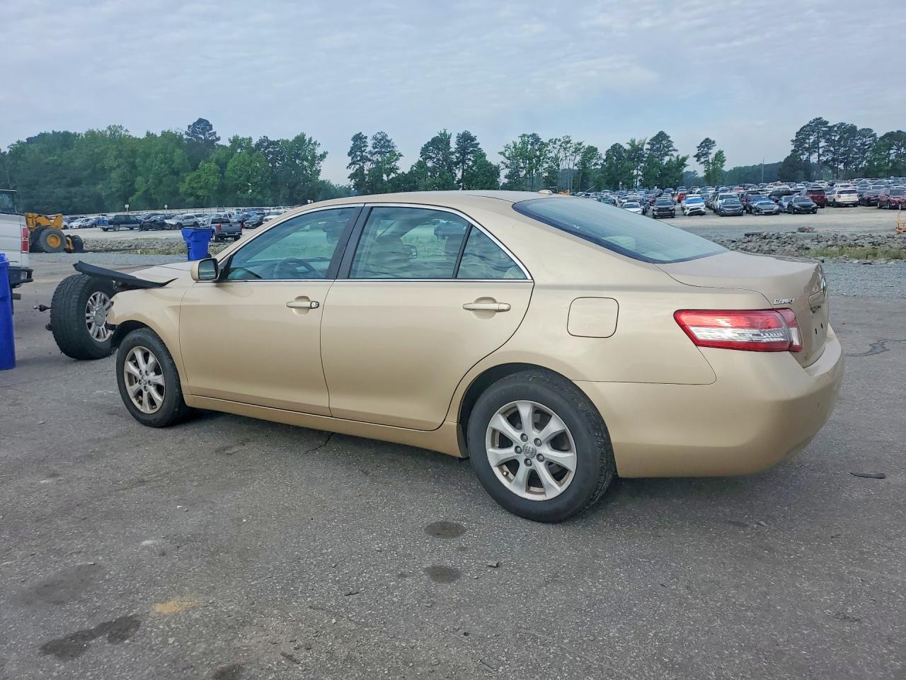 2011 TOYOTA CAMRY