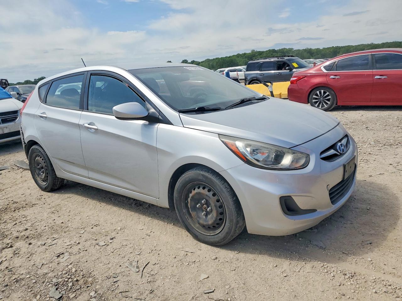 2012 HYUNDAI ACCENT
