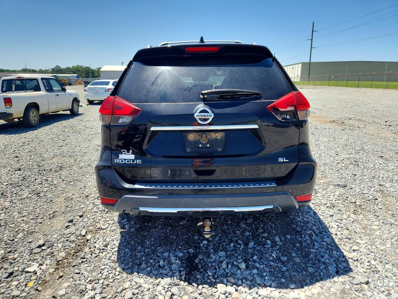 2017 NISSAN ROGUE