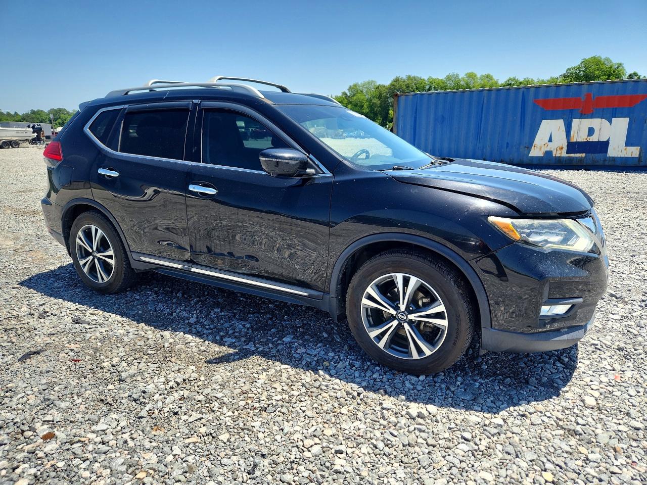 2017 NISSAN ROGUE