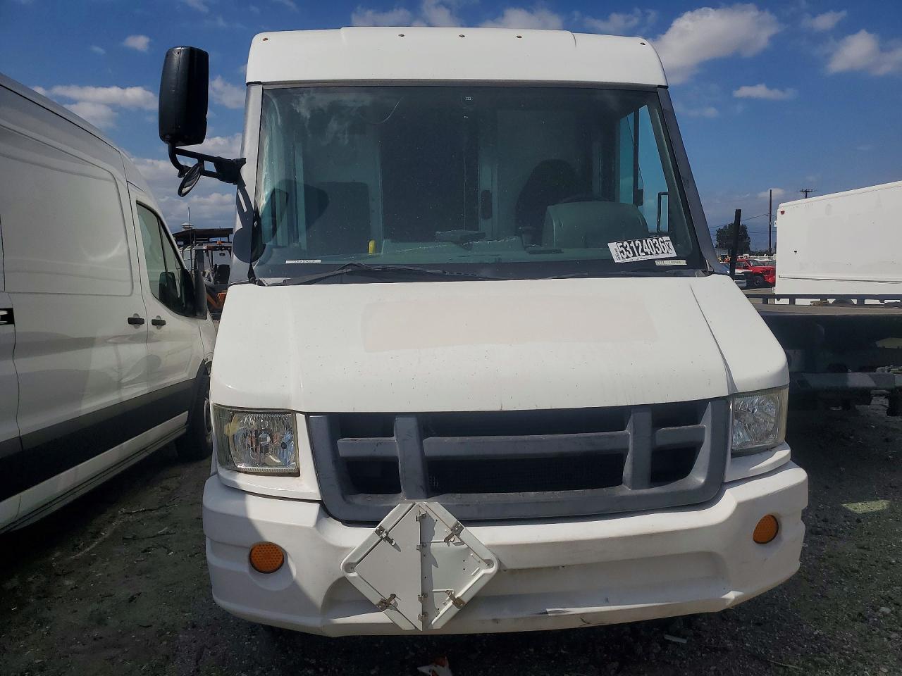 2015 ISUZU NPR