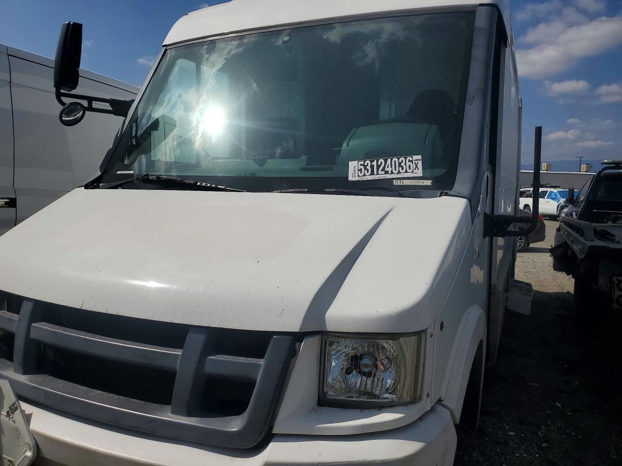 2015 ISUZU NPR