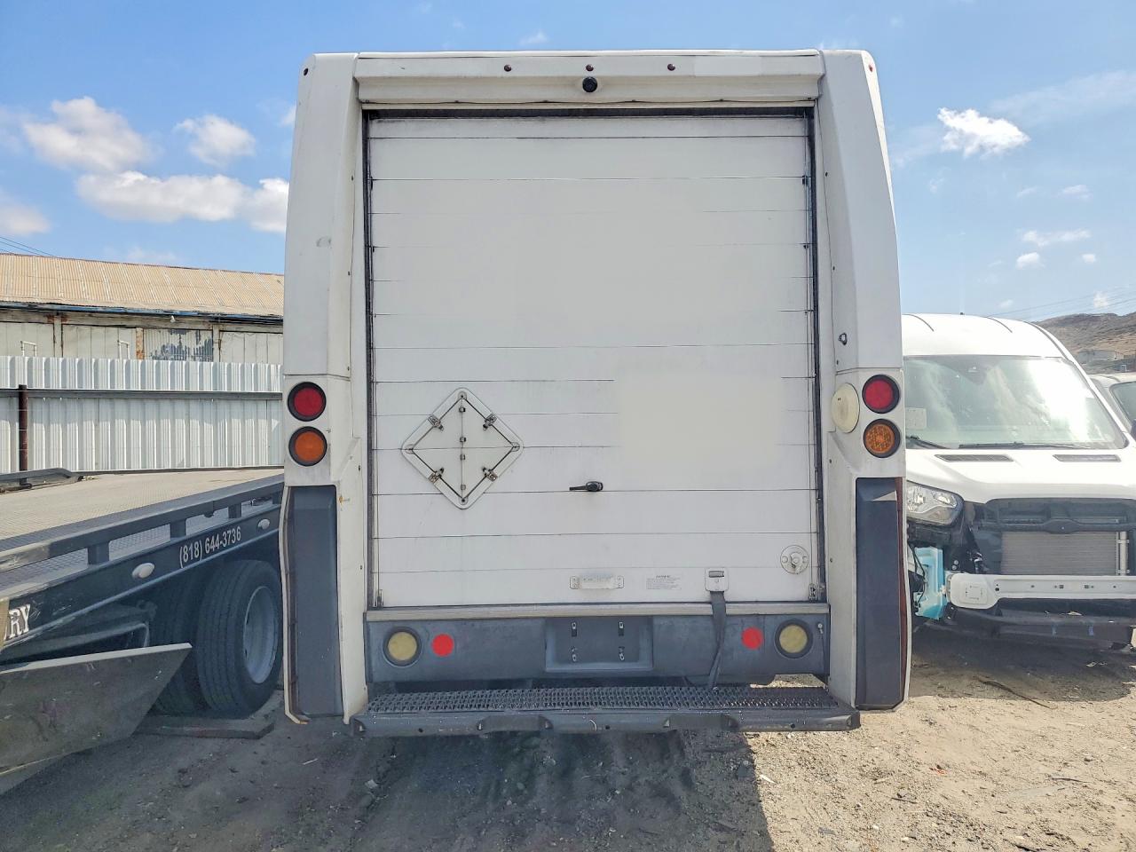 2015 ISUZU NPR