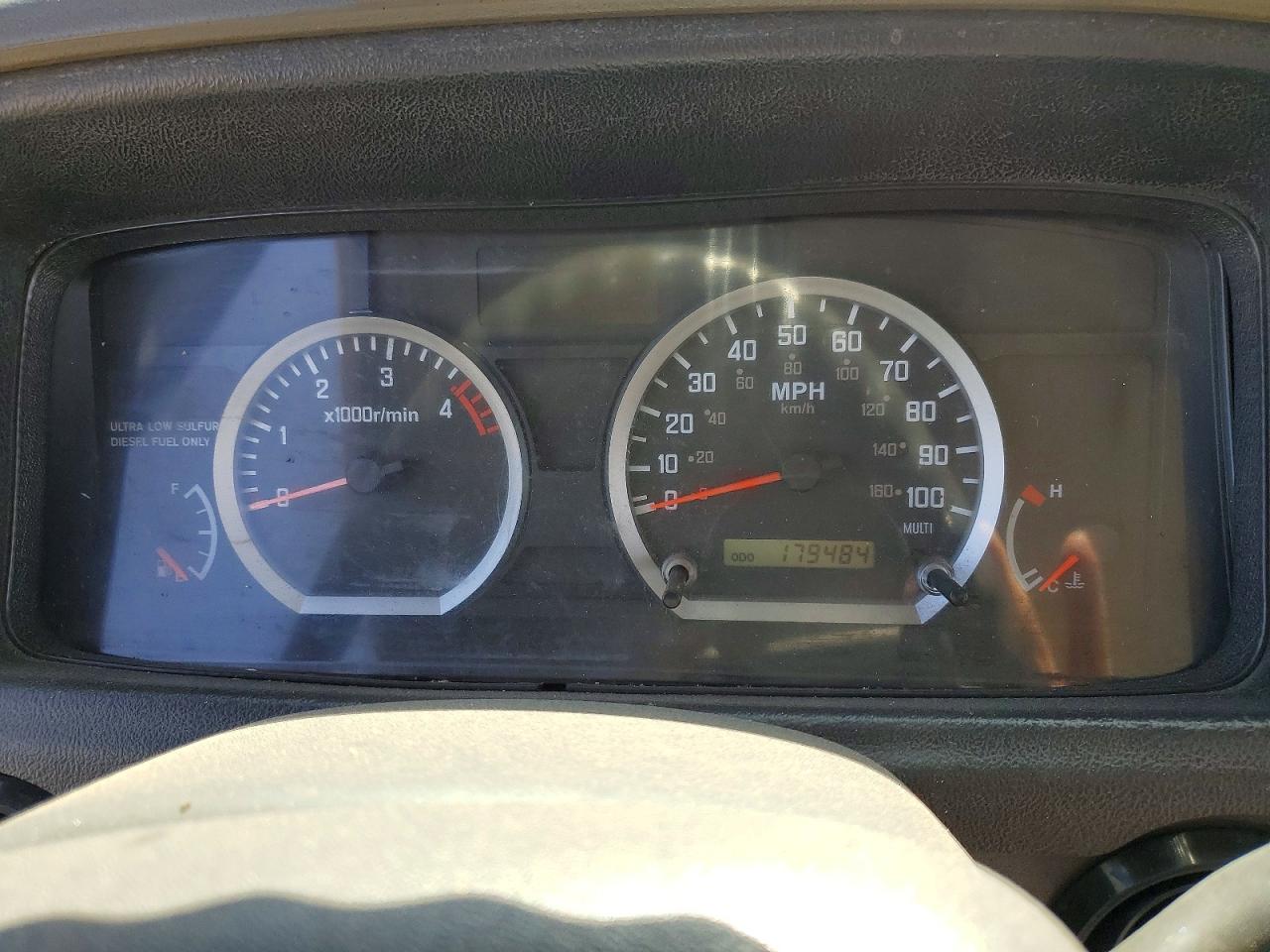 2015 ISUZU NPR