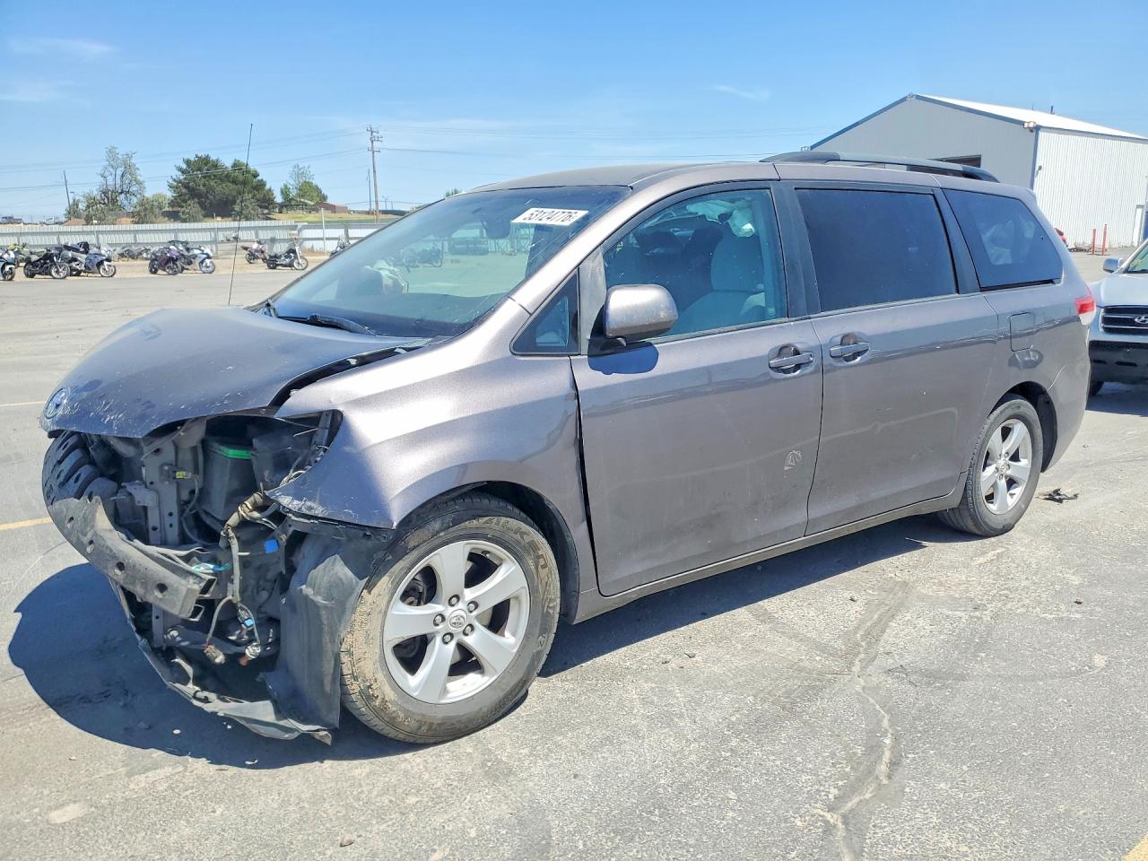 2011 TOYOTA SIENNA