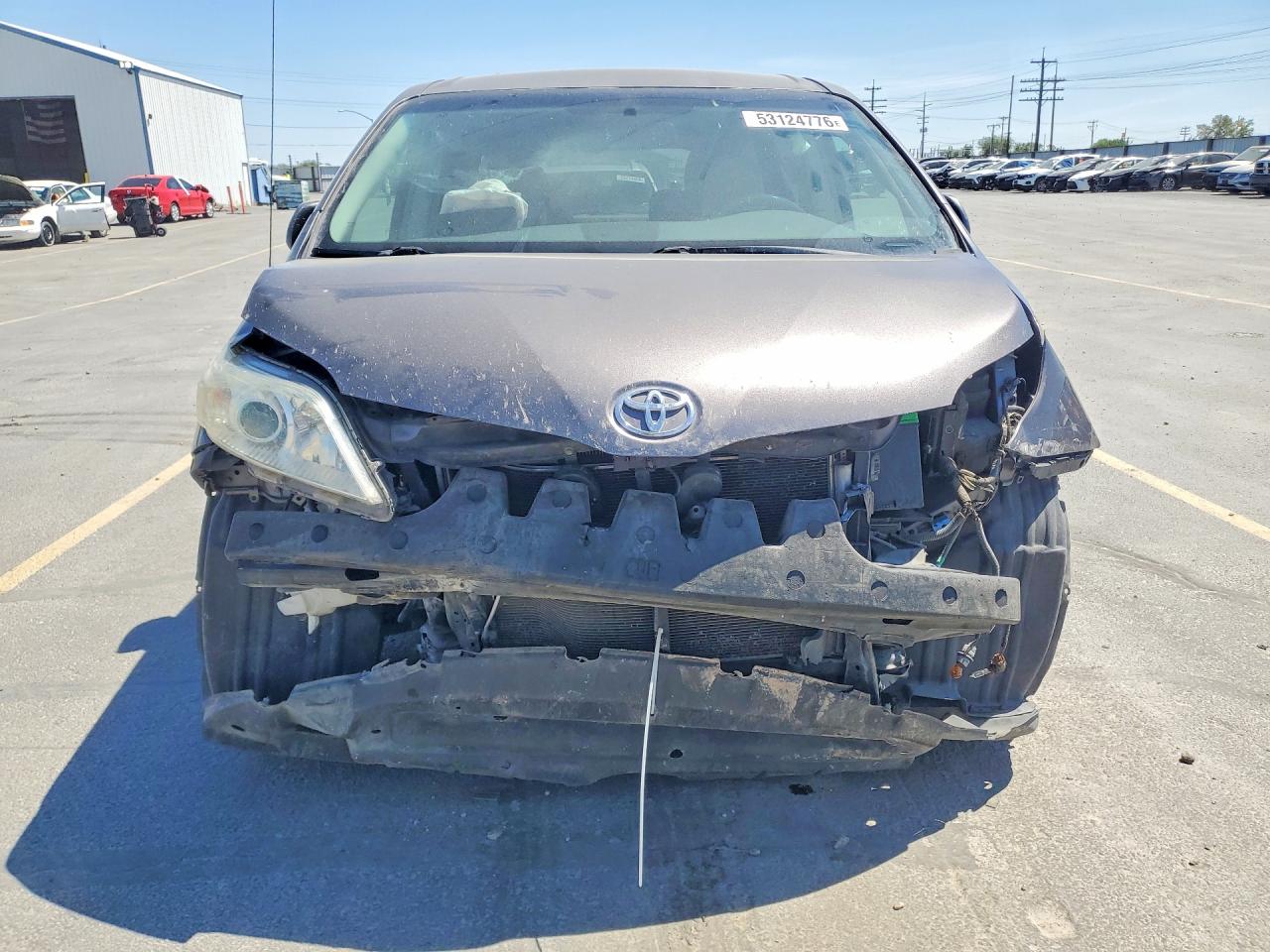 2011 TOYOTA SIENNA
