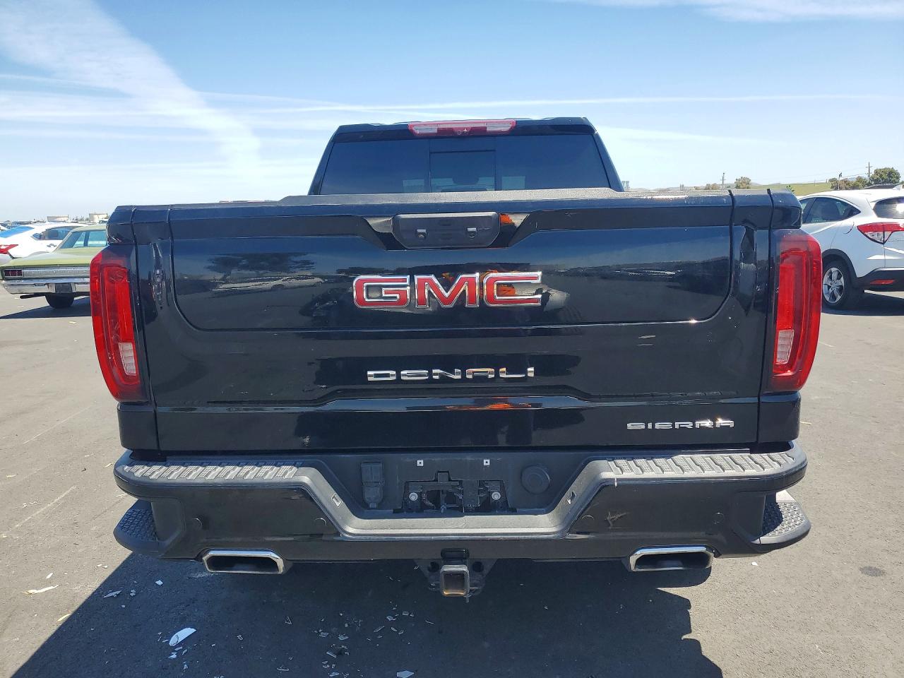 2023 GMC SIERRA