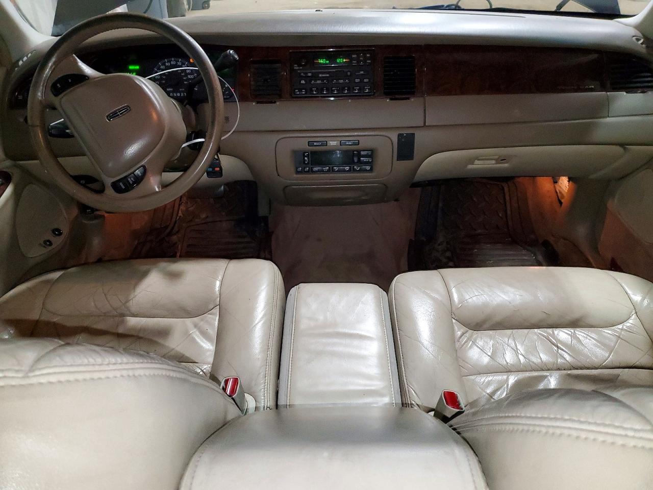 2000 LINCOLN TOWNCAR