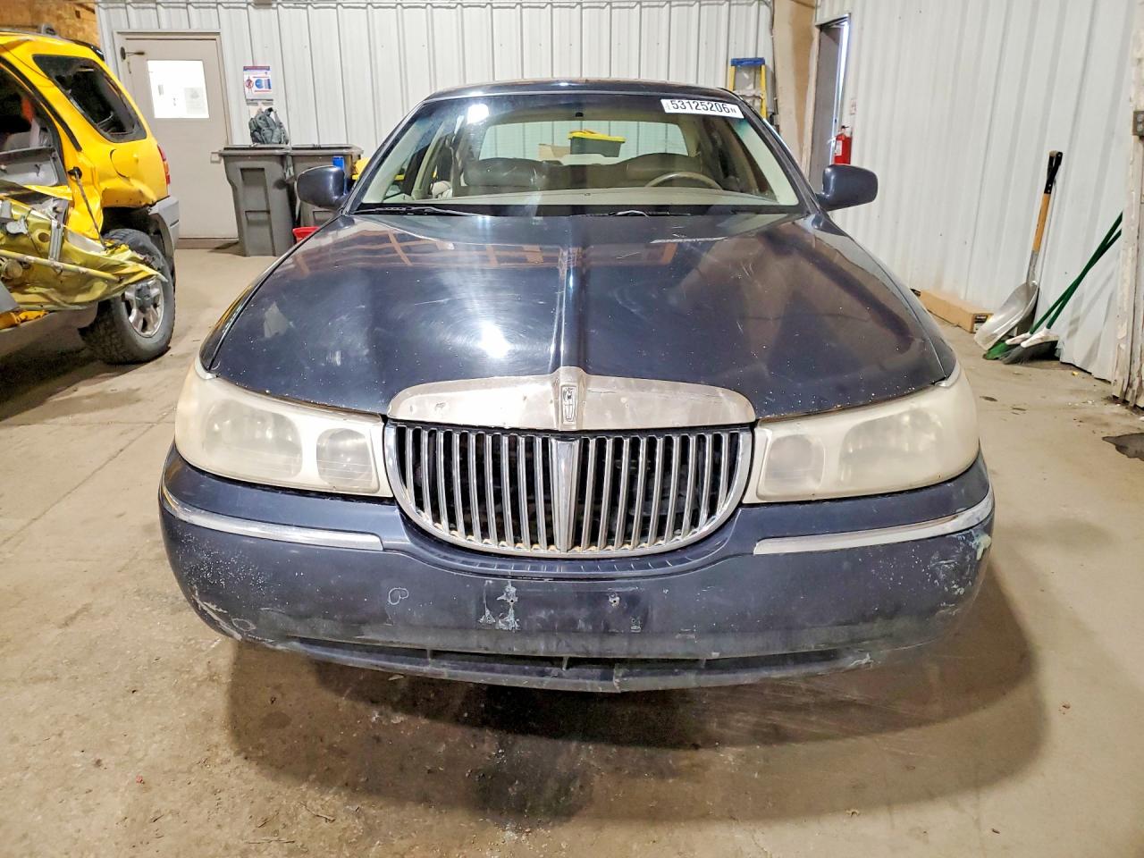 2000 LINCOLN TOWNCAR