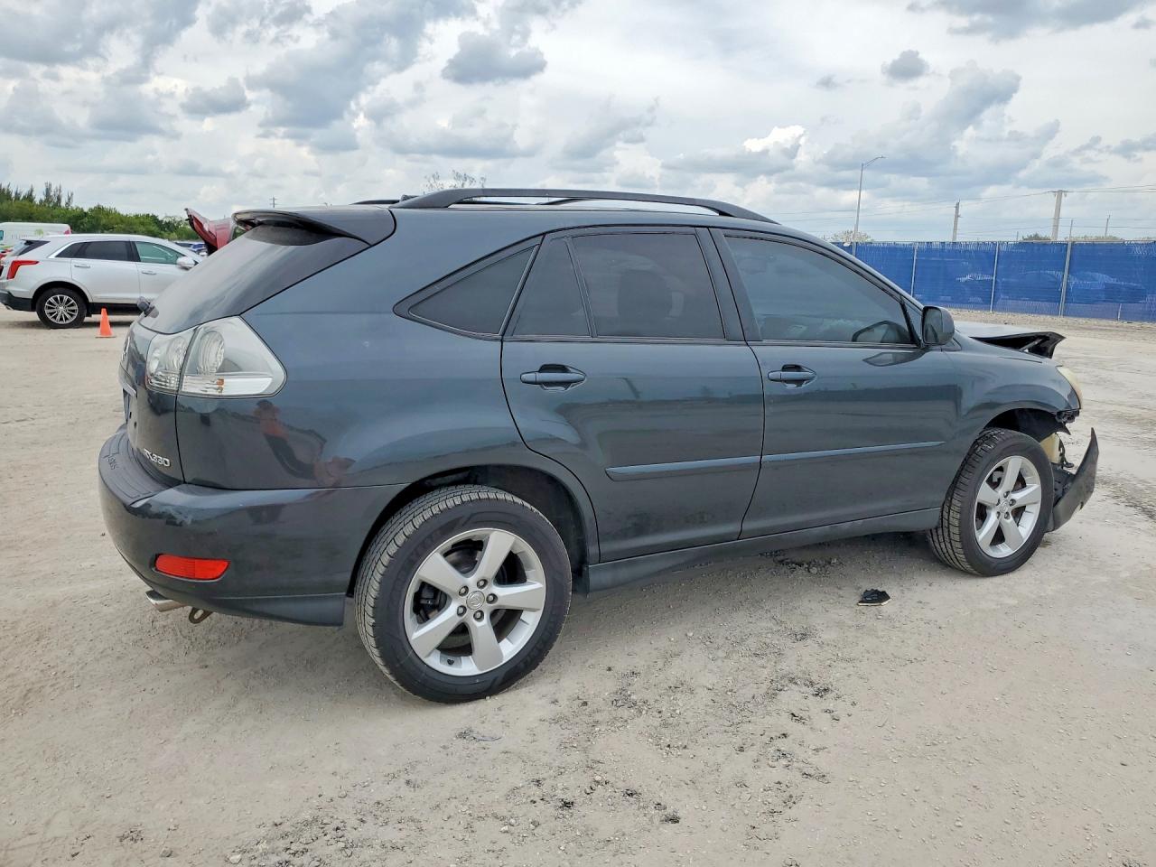 2005 LEXUS RX330