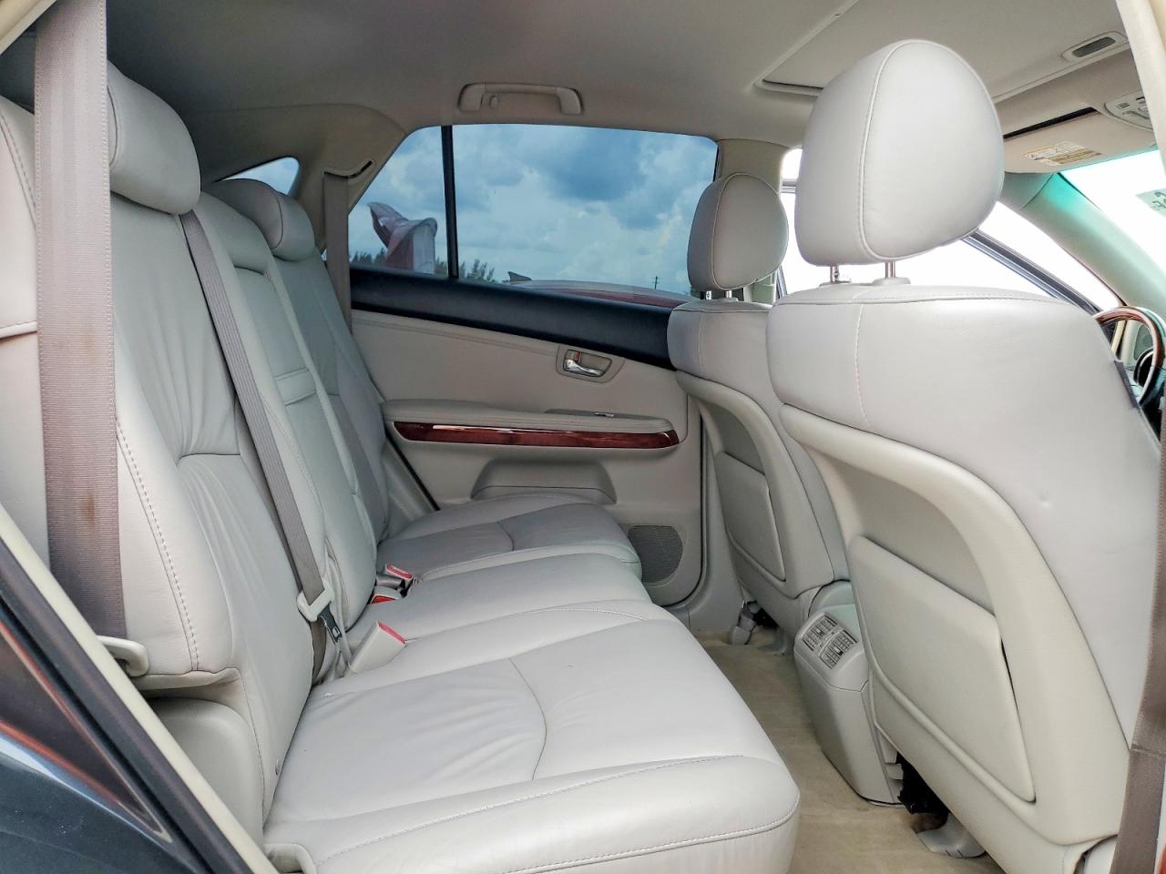 2005 LEXUS RX330